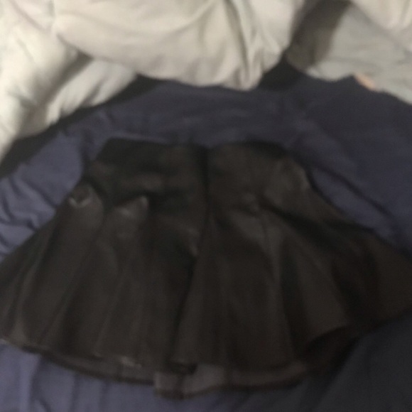 Black leather skirt - Picture 1 of 1